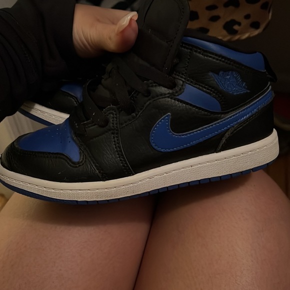 Jordan 1s - Picture 3 of 4